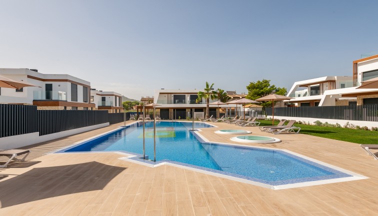 Paritalo/Rivitalo - Uudistuotanto - Capdepera - Spain