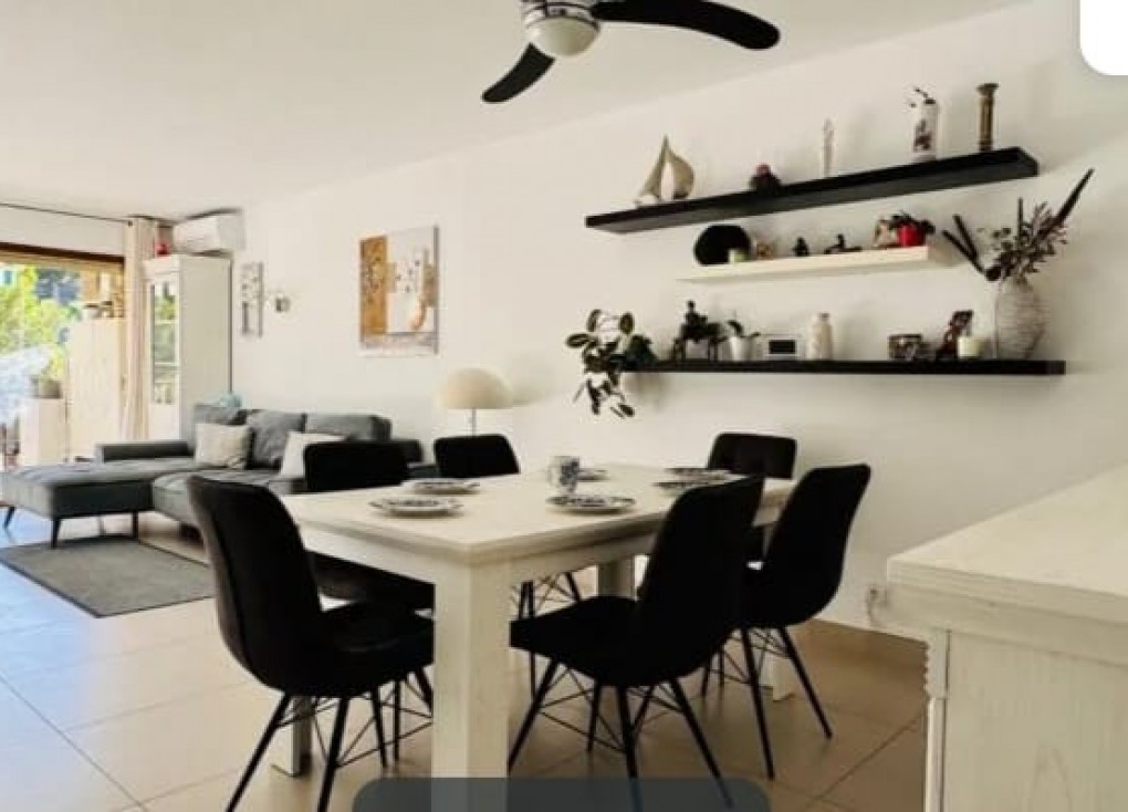 Resale - Apartment - Cala Vinyes - Calvià