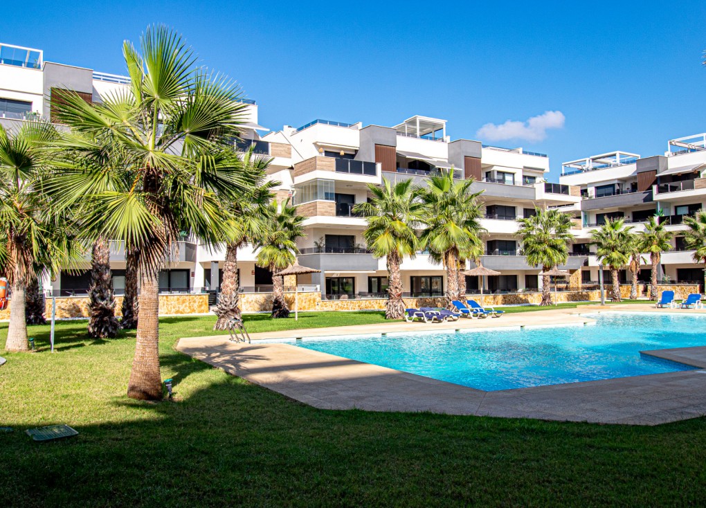 Resale - Apartment - Los Altos