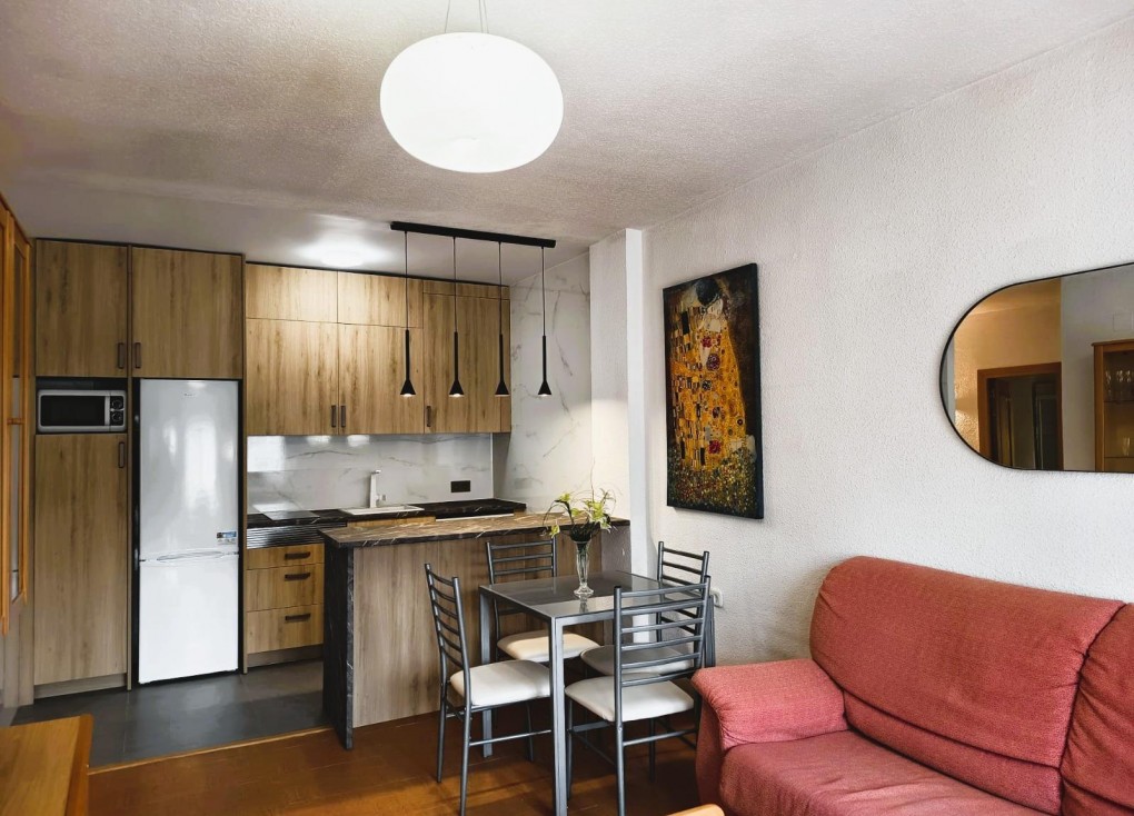 Resale - Apartment - Orihuela Costa - Cabo Roig