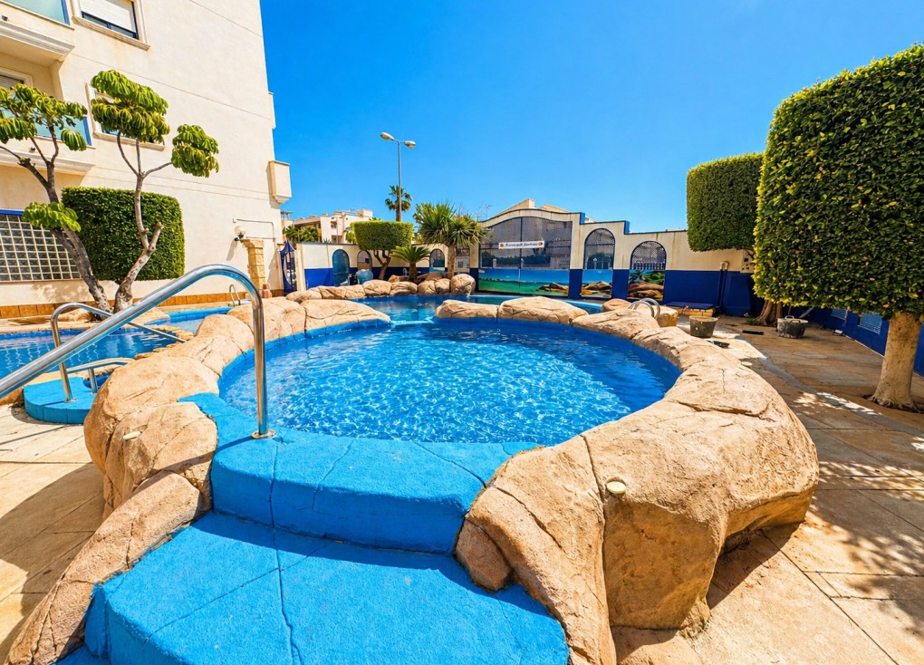 Resale - Apartment - Orihuela Costa - Cabo Roig