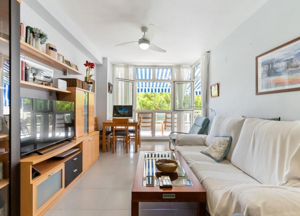 Resale - Apartment - Orihuela Costa - Campoamor