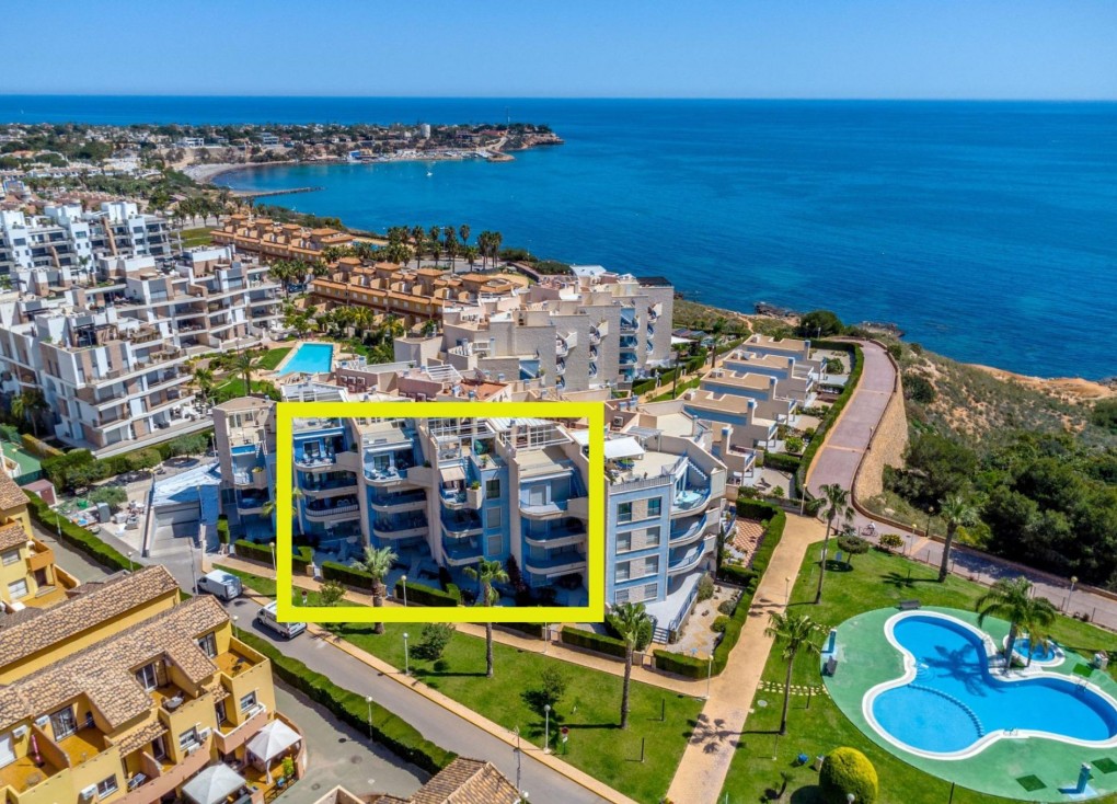 Resale - Apartment - Orihuela Costa - Campoamor