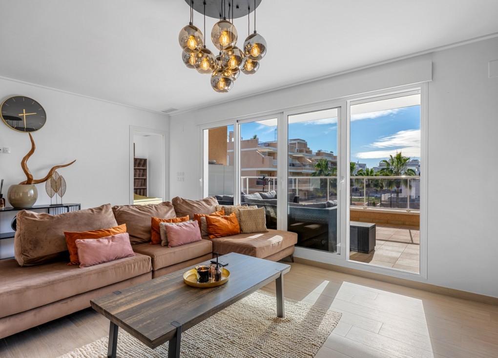Resale - Apartment - Orihuela Costa - Villamartín