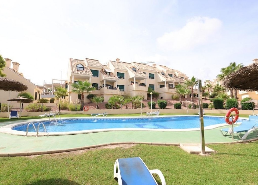 Resale - Apartment - Orihuela Costa - Villamartín
