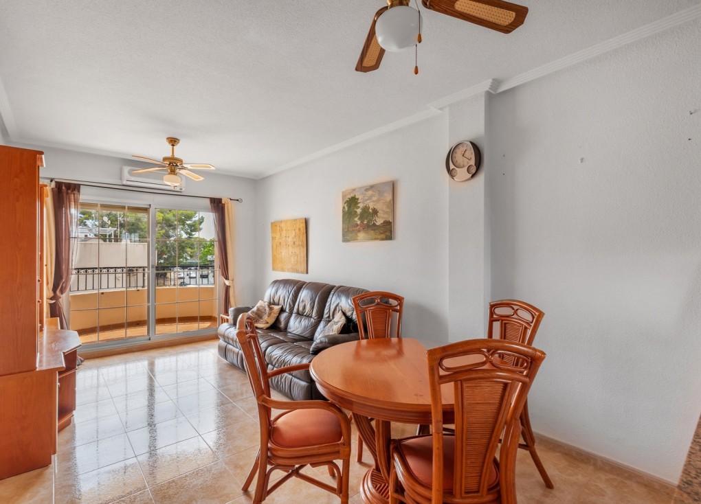 Resale - Apartment - Orihuela - Villamartín