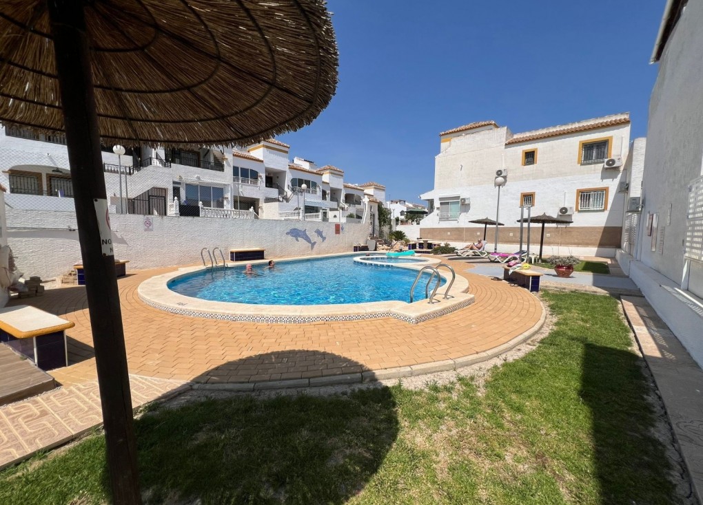 Resale - Apartment - Orihuela - Vistabella Golf