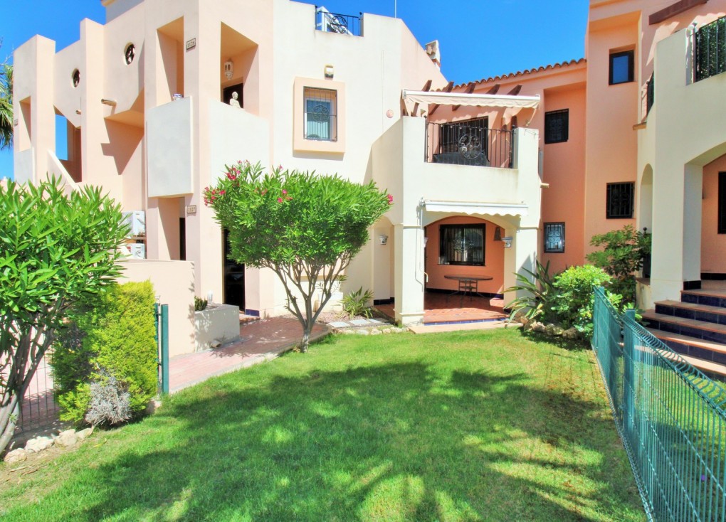 Resale - Apartment - Punta Prima
