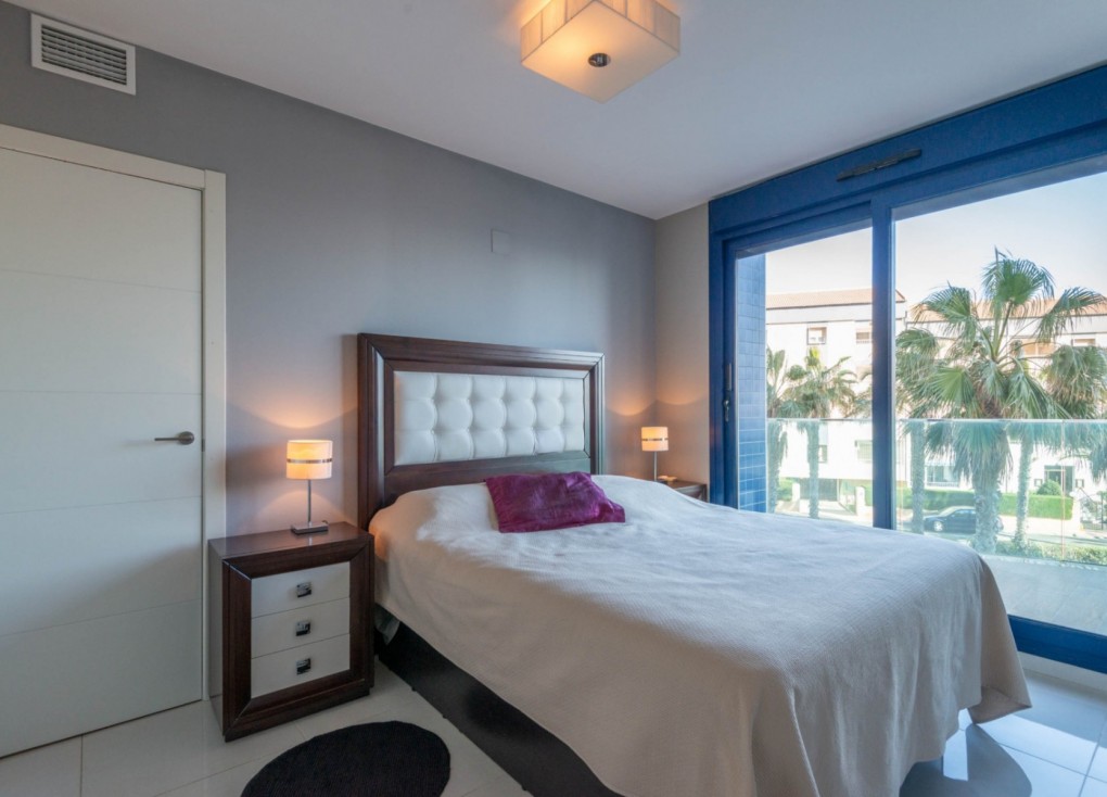 Resale - Apartment - Punta Prima