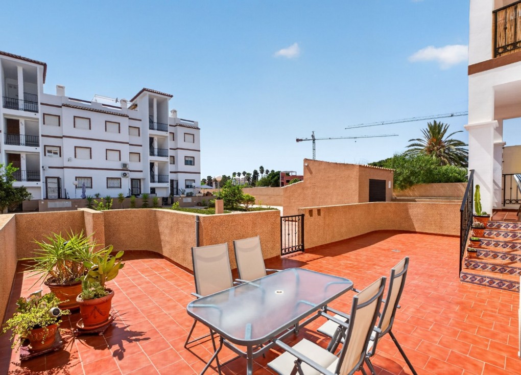 Resale - Apartment - Punta Prima