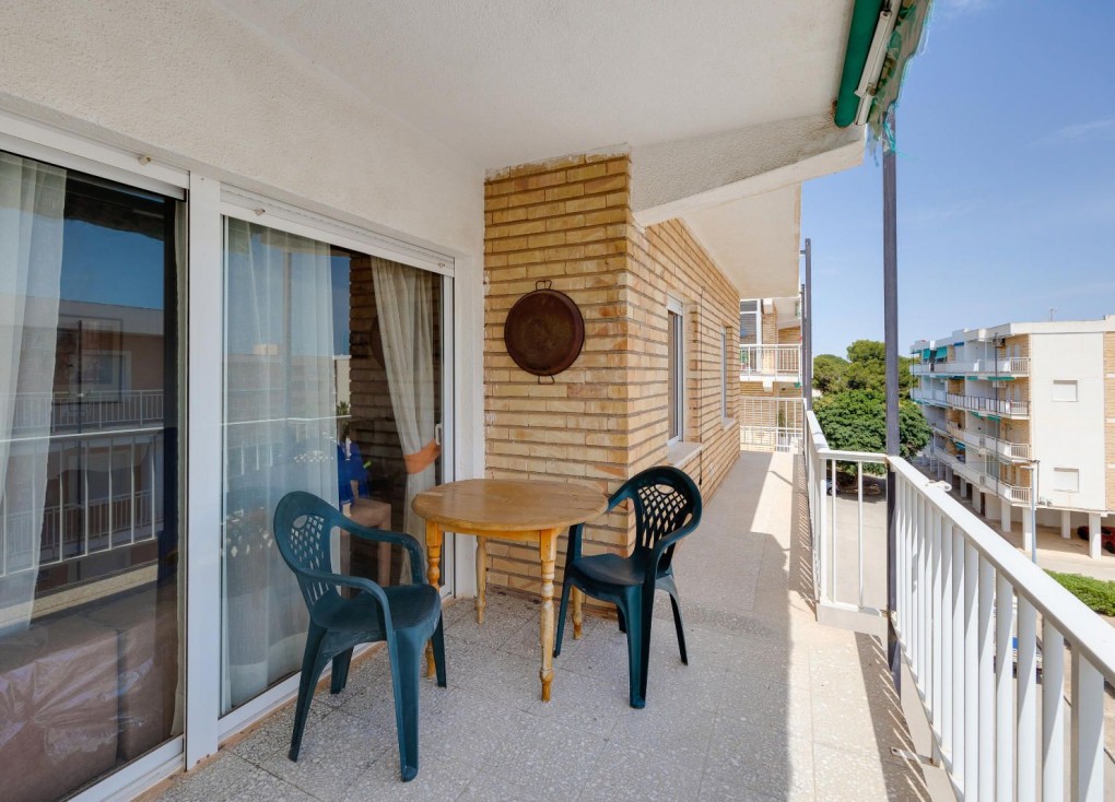 Resale - Apartment - Top Floor Apartment - Punta Prima