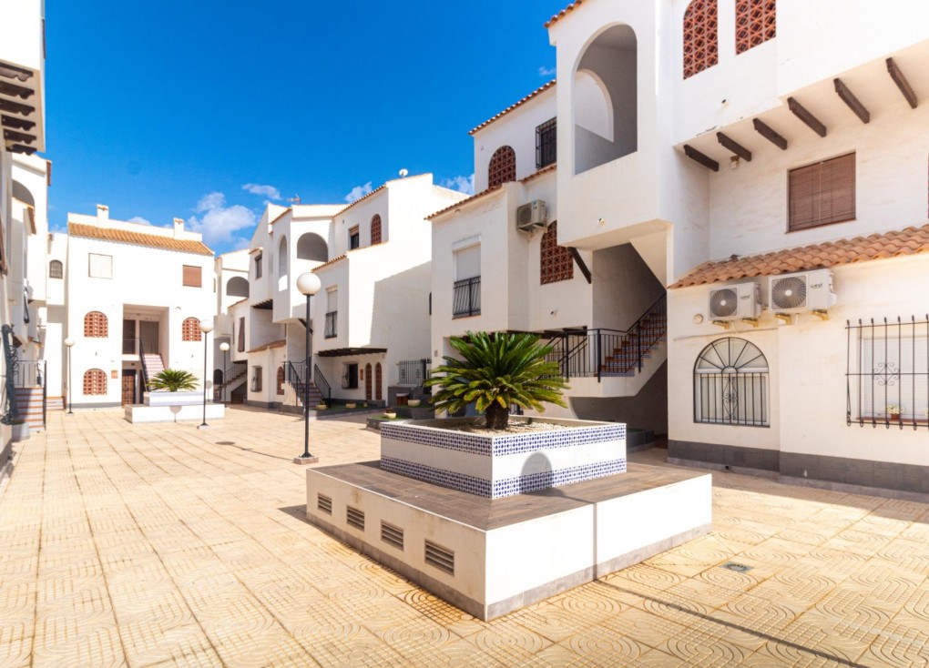 Resale - Apartment - Top Floor Apartment - Torrevieja - Acequion