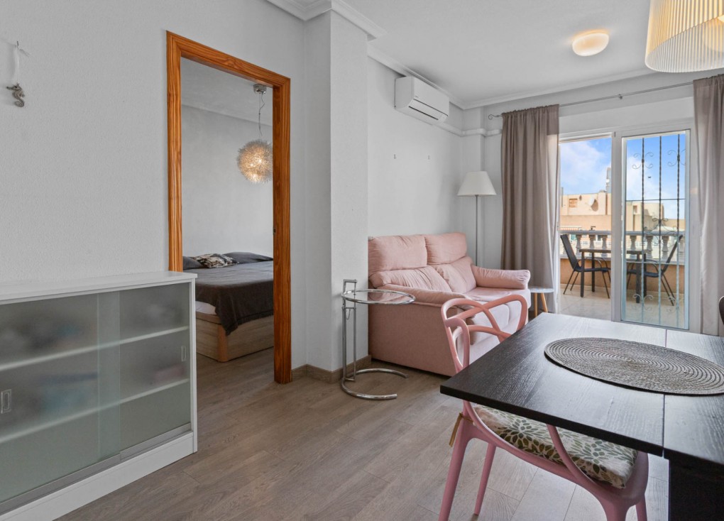 Resale - Apartment - Top Floor Apartment - Torrevieja