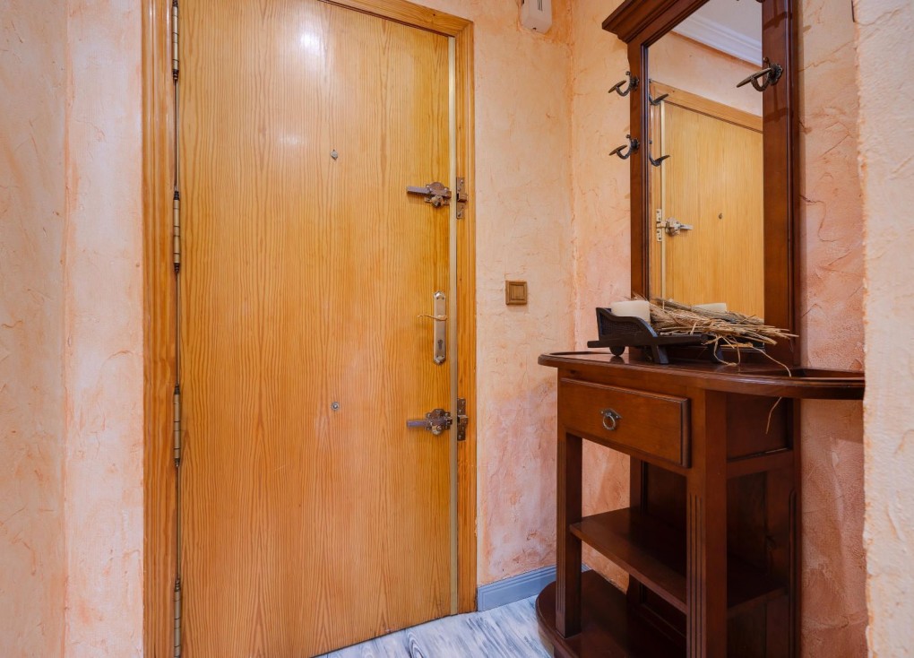 Resale - Apartment - Torrevieja - Acequion