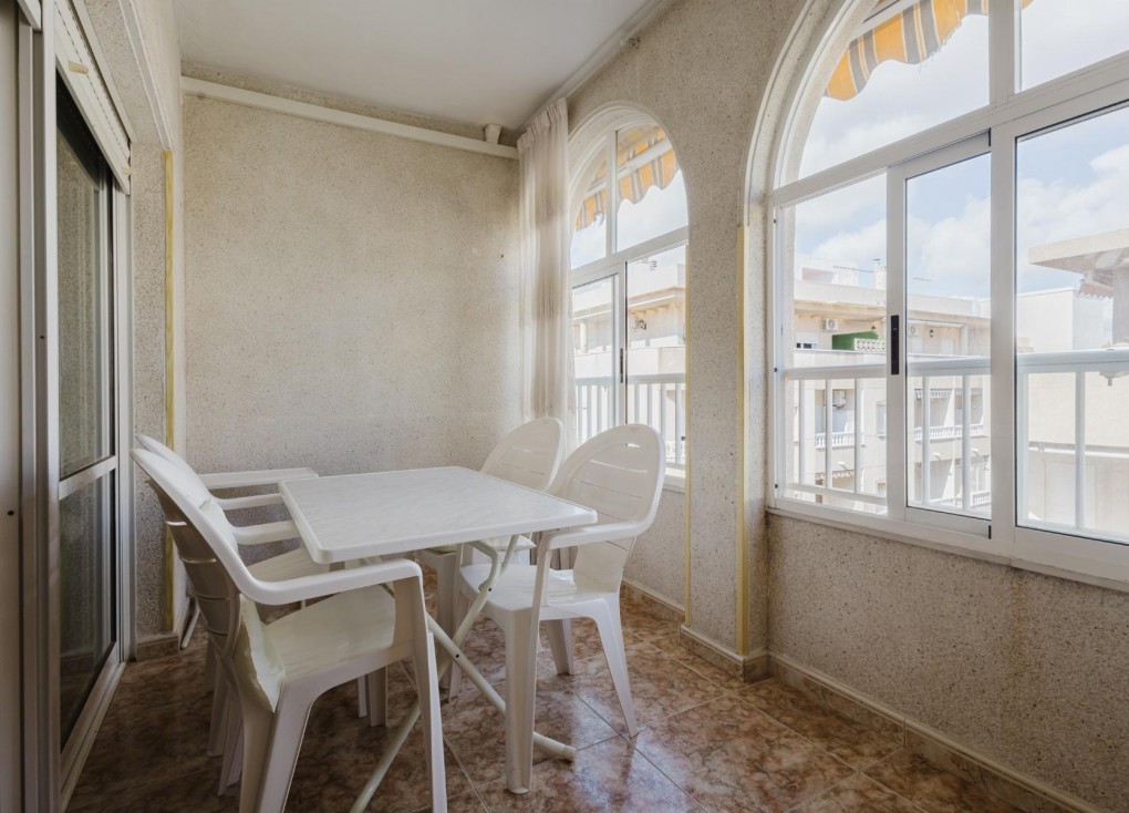 Resale - Apartment - Torrevieja - Acequion