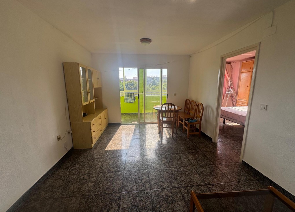 Resale - Apartment - Torrevieja - Acequion