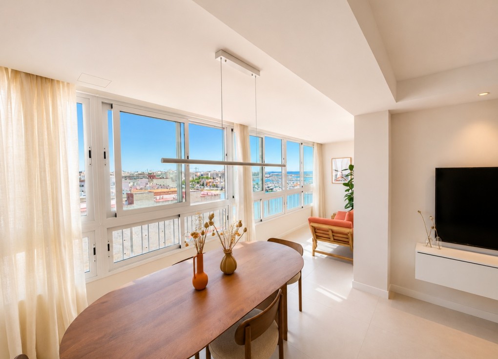 Resale - Apartment - Torrevieja - Acequion
