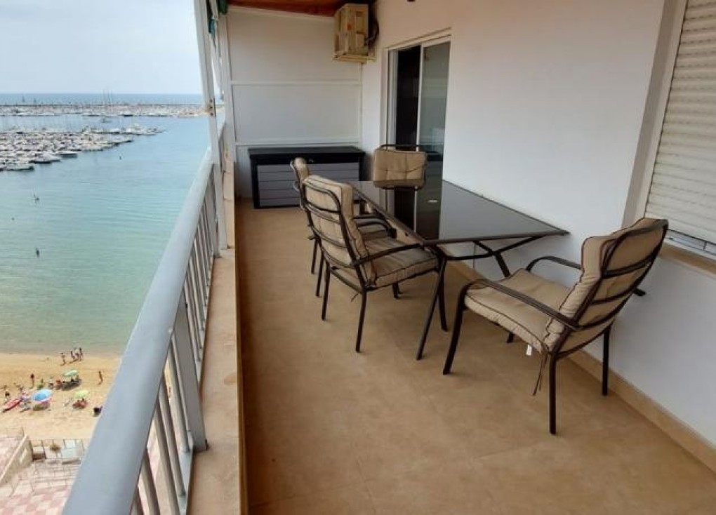 Resale - Apartment - Torrevieja - Acequion