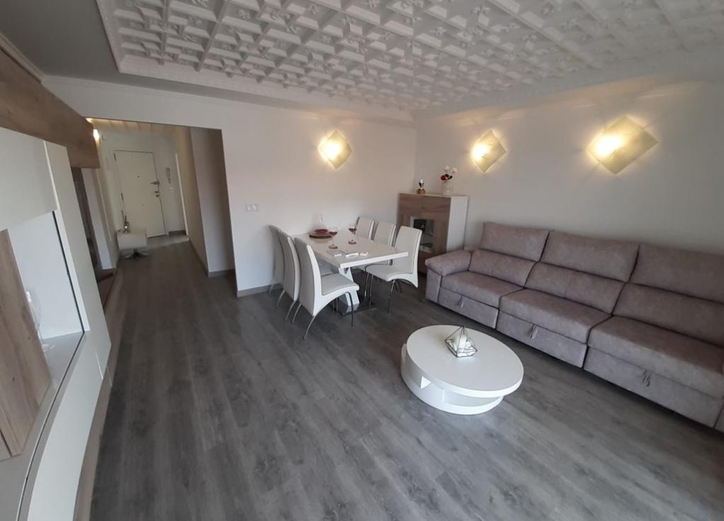 Resale - Apartment - Torrevieja - Acequion