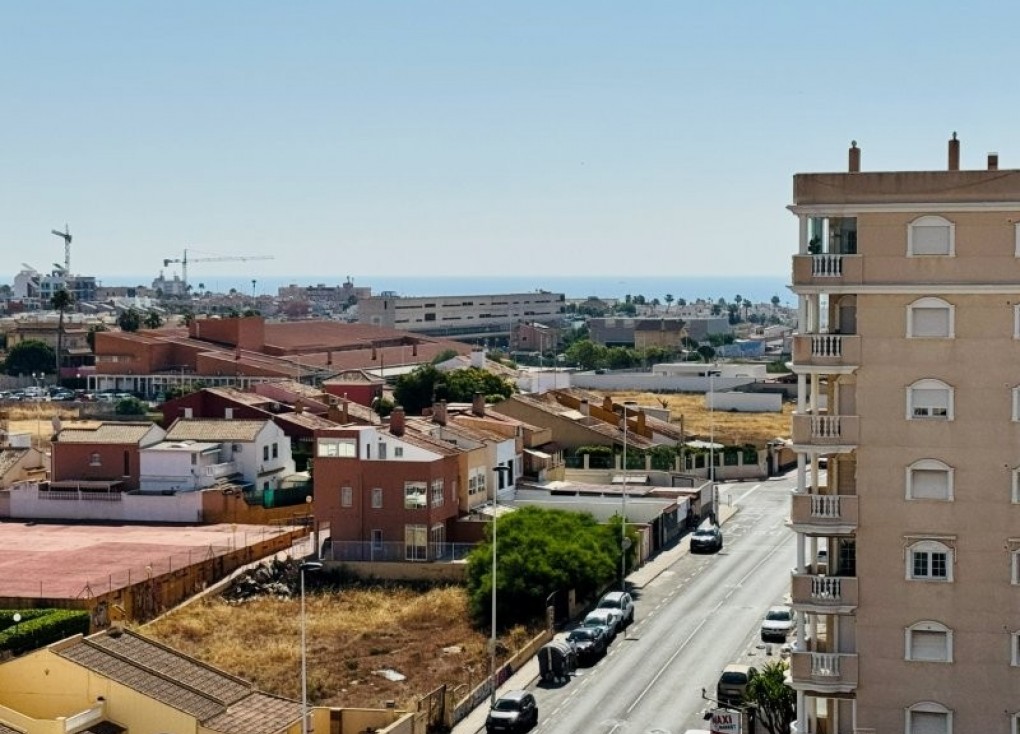 Resale - Apartment - Torrevieja - Aguas Nuevas