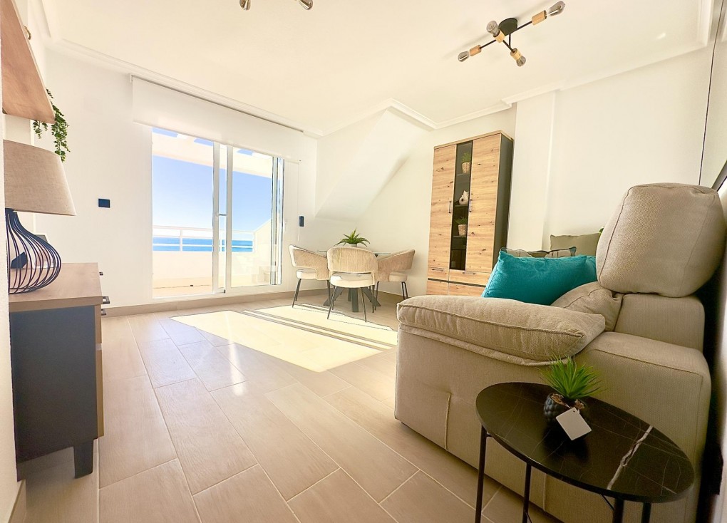 Resale - Apartment - Torrevieja - Cabo cervera
