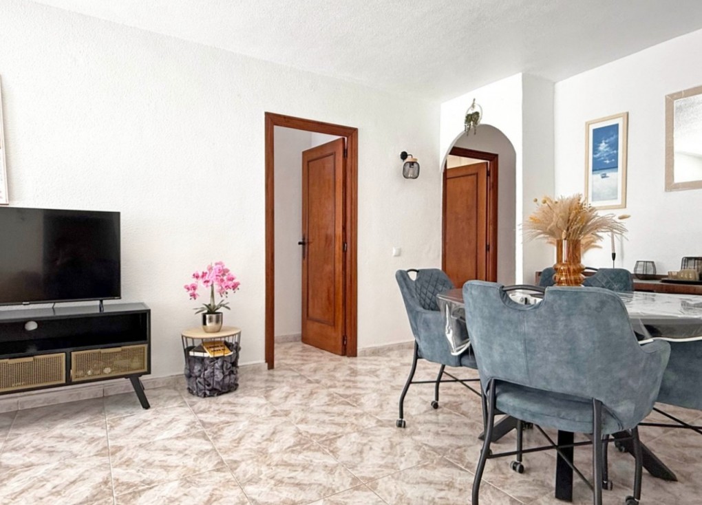 Resale - Apartment - Torrevieja - LA MATA