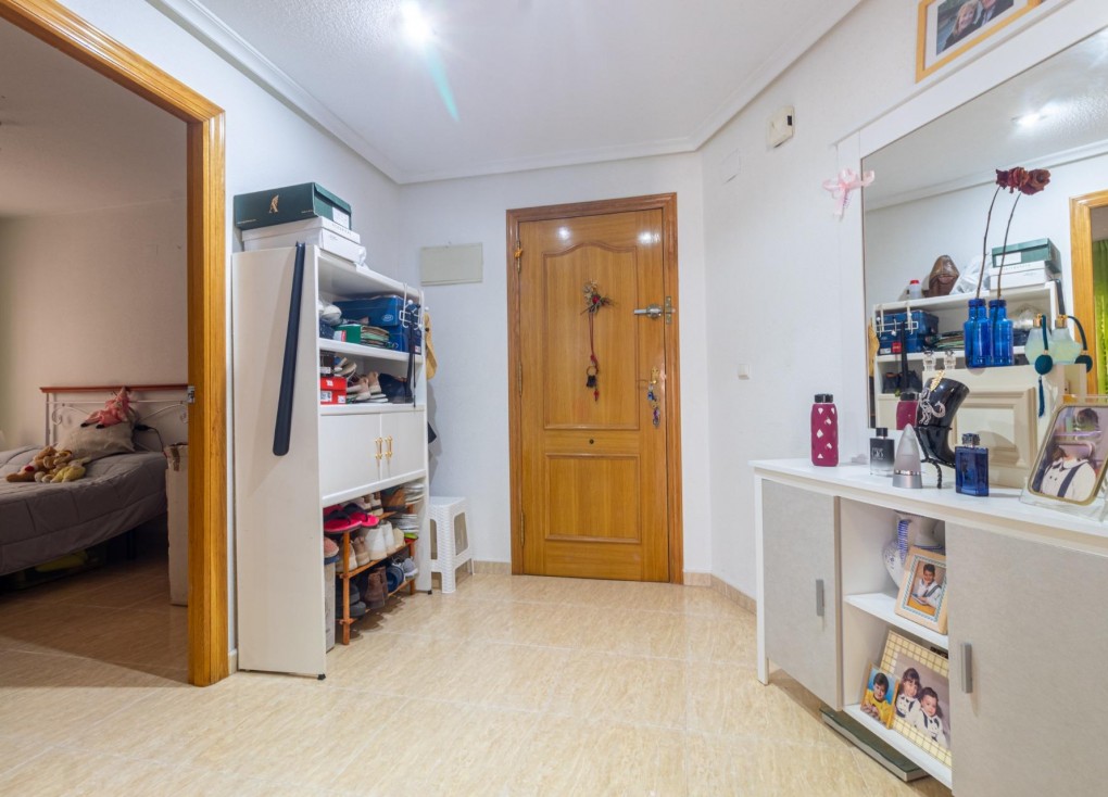 Resale - Apartment - Torrevieja - Playa de los Locos