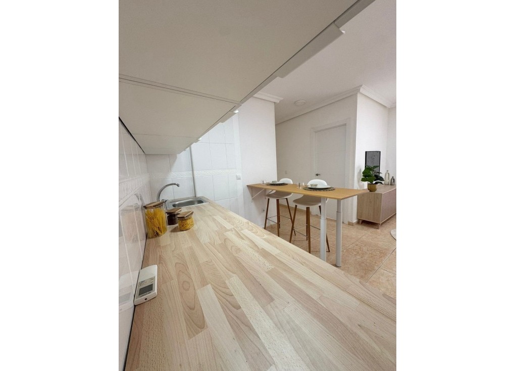 Resale - Apartment - Torrevieja - Playa de los Locos