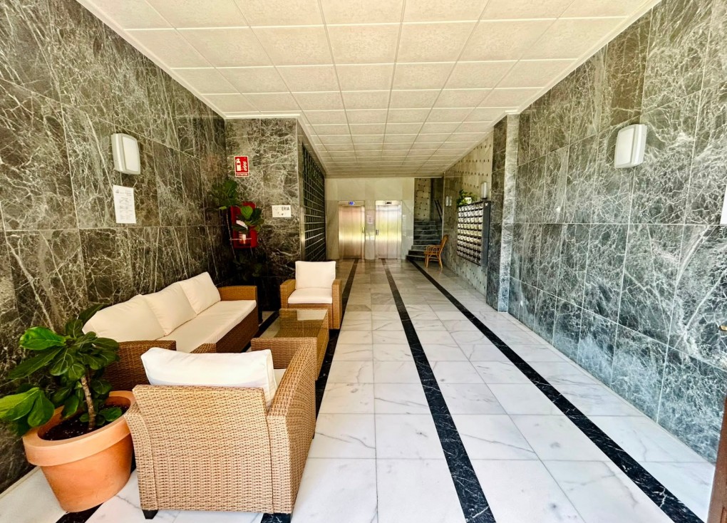 Resale - Apartment - Torrevieja - Playa de los Locos