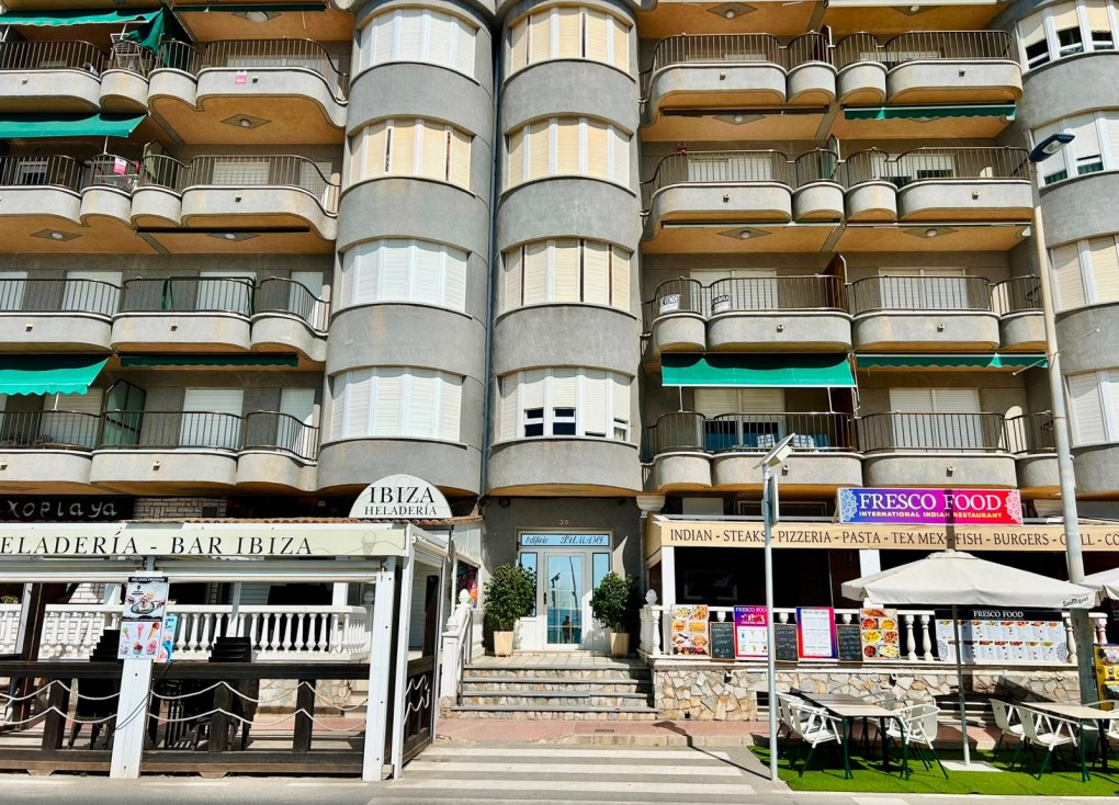 Resale - Apartment - Torrevieja - Playa de los Locos
