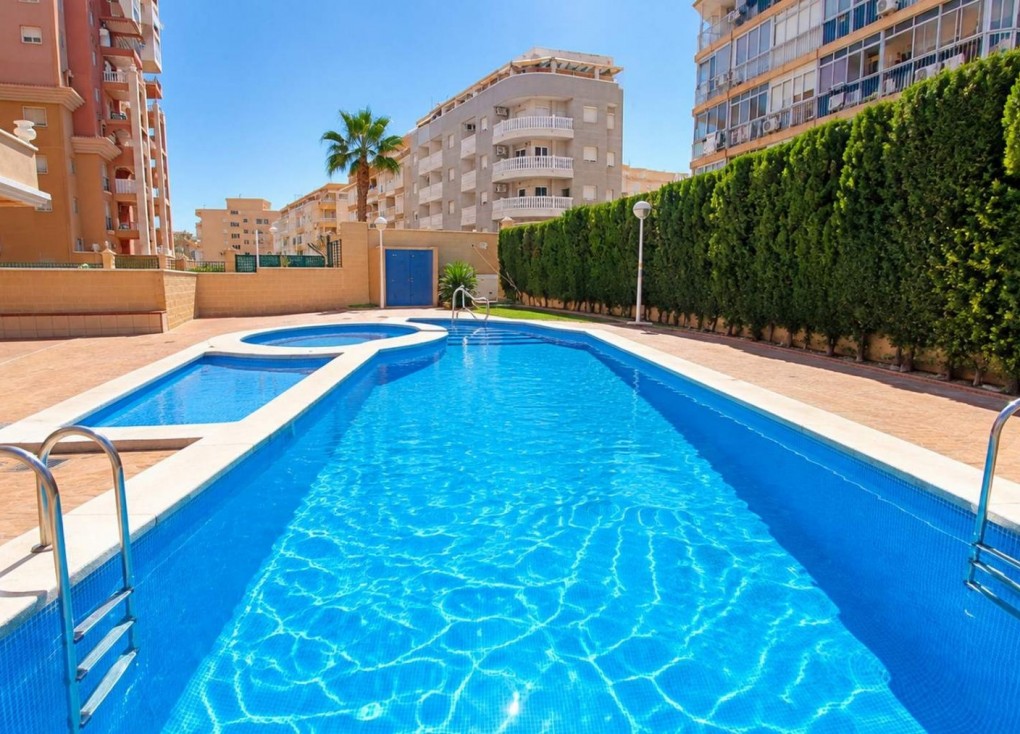 Resale - Apartment - Torrevieja - Playa de los Locos