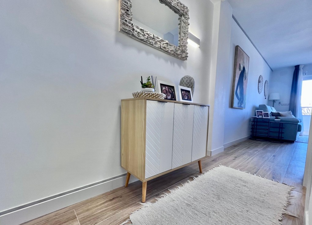 Resale - Apartment - Torrevieja - Punta Prima