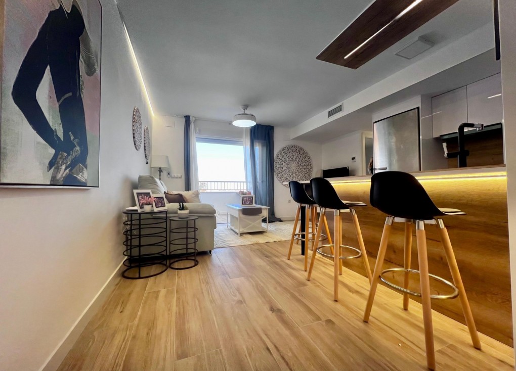 Resale - Apartment - Torrevieja - Punta Prima
