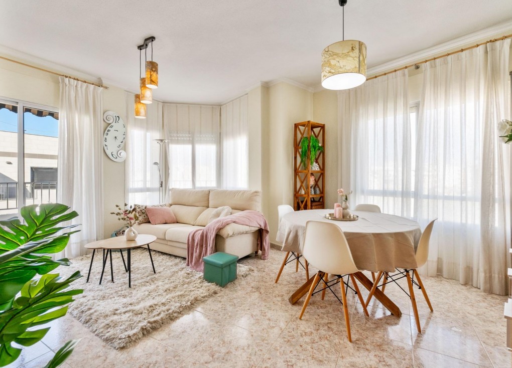 Resale - Apartment - Torrevieja