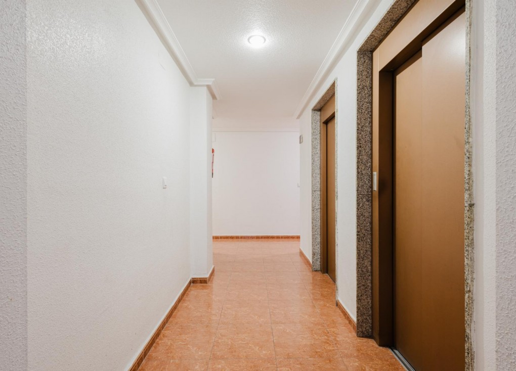 Resale - Apartment - Torrevieja