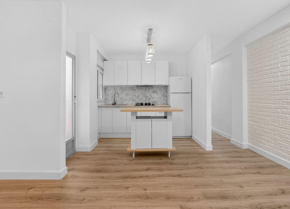 Resale - Apartment - Torrevieja