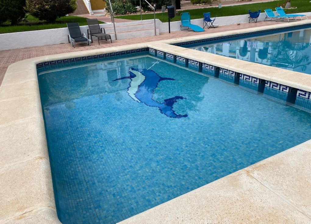 Resale - Apartment - Villamartín