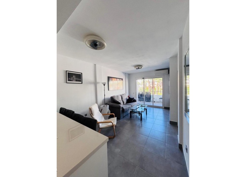 Resale - Apartment - Villamartín