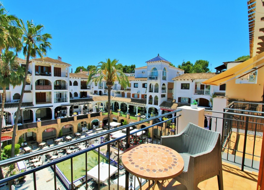Resale - Apartment - Villamartín