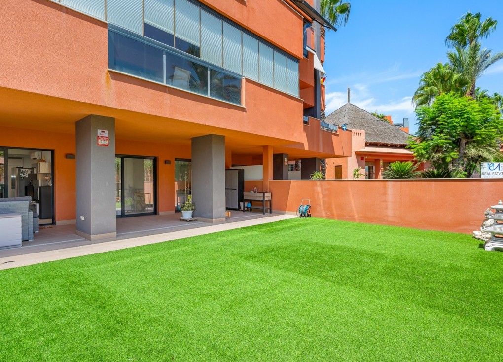 Resale - Apartment - Villamartín