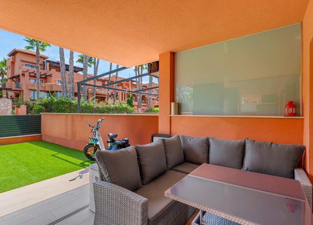 Resale - Apartment - Villamartín