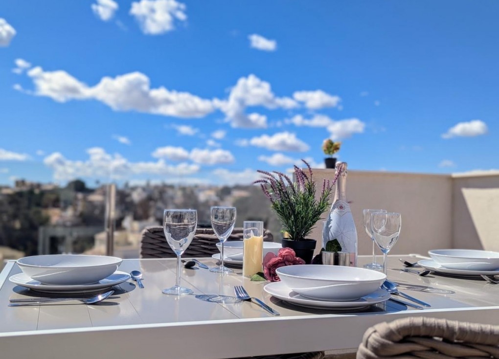 Resale - Apartment - Villamartín