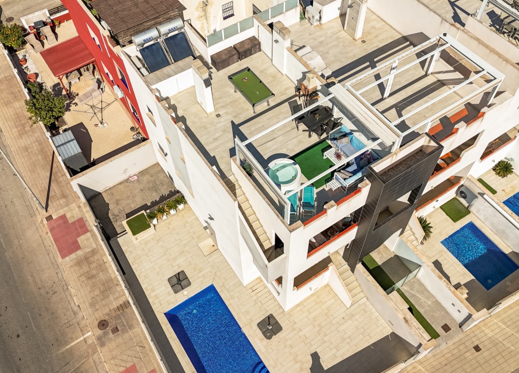 Resale - Bungalow - Los Altos