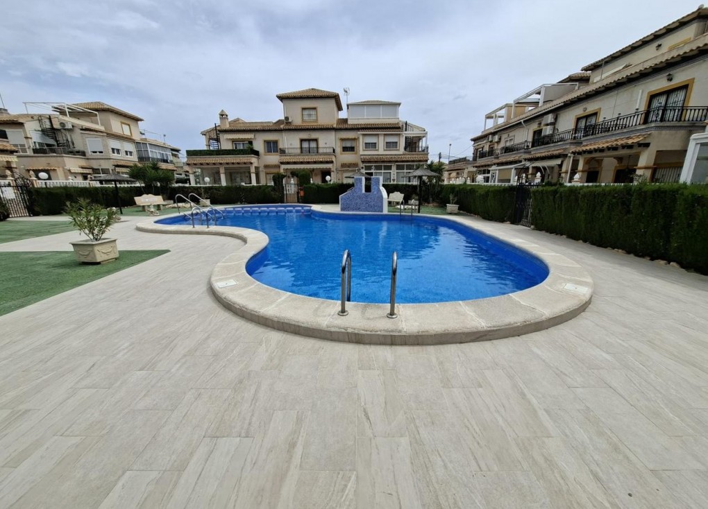 Resale - Bungalow - Orihuela - Avenida de California, 03189