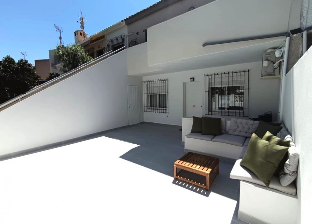 Resale - Bungalow - Orihuela Costa - Cabo Roig
