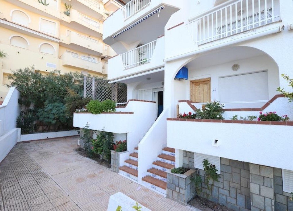 Resale - Bungalow - Orihuela Costa - Campoamor