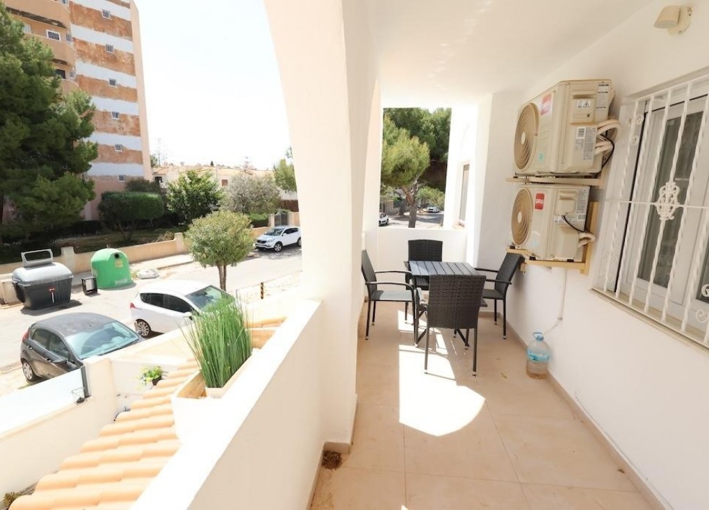 Resale - Bungalow - Orihuela Costa - La Zenia