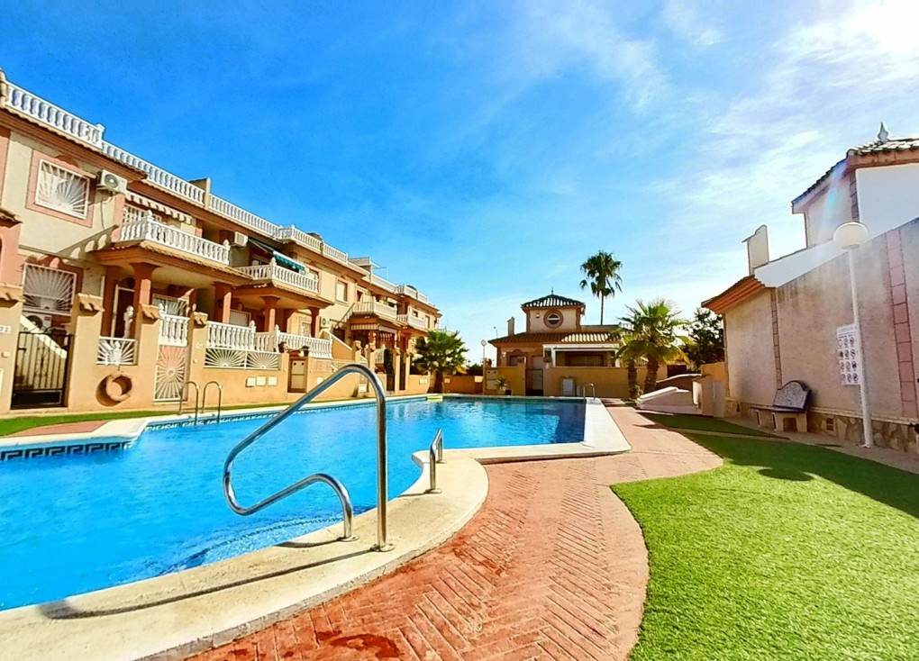 Resale - Bungalow - Orihuela Costa - Playa Flamenca