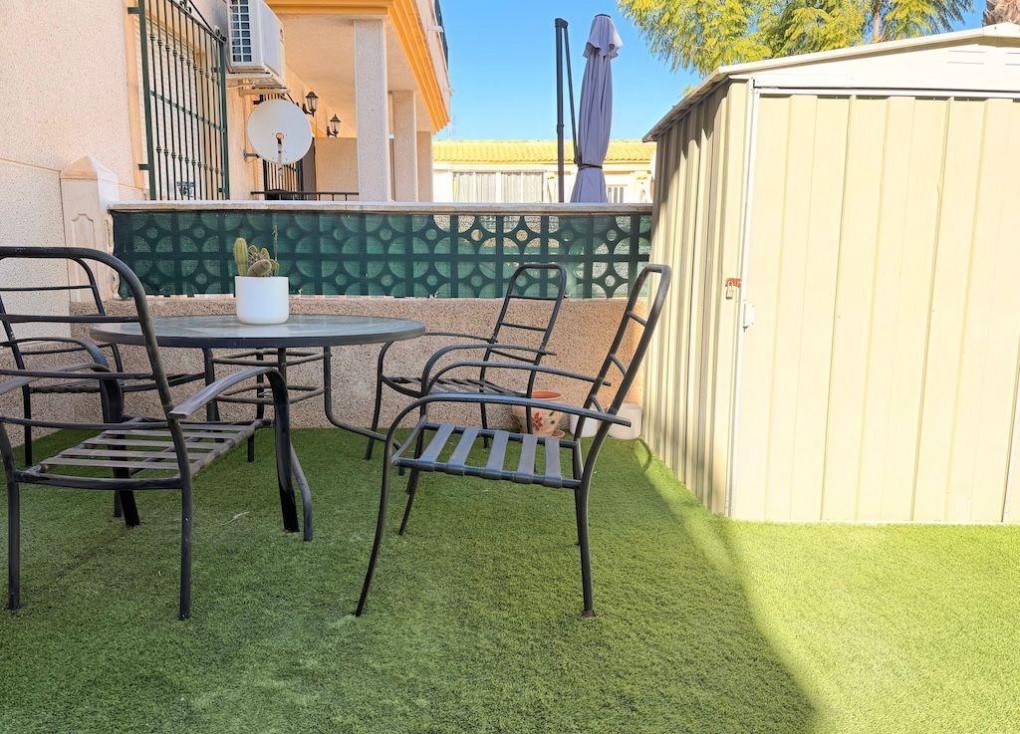 Resale - Bungalow - Orihuela Costa - Villamartín