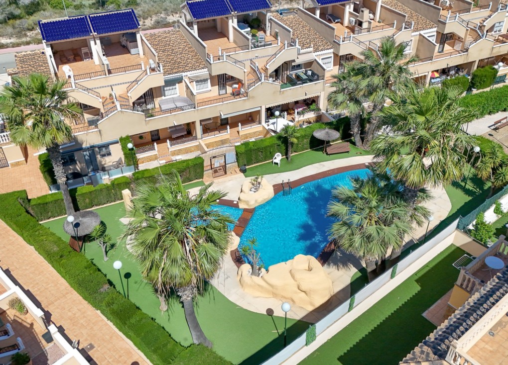 Resale - Bungalow - Orihuela Costa - Villamartín
